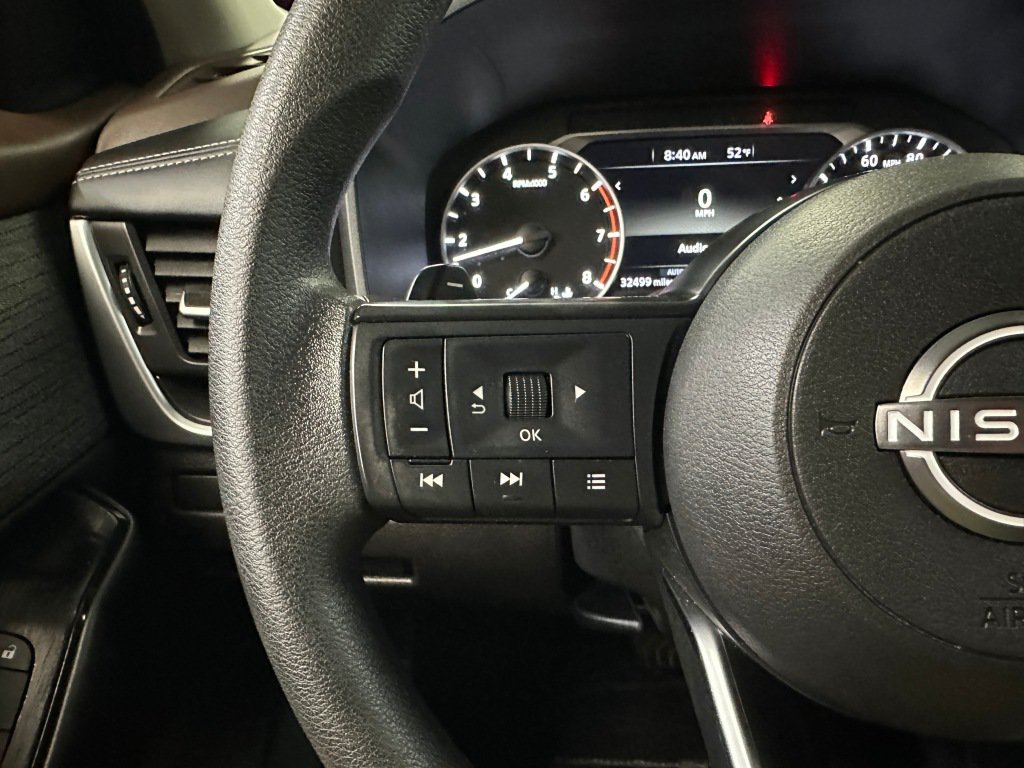 Used 2023 Nissan Rogue S AWD/4WD image 9