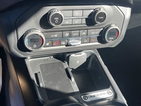 New 2025 Ford Bronco Outer Banks image 12