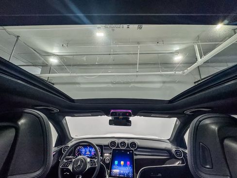 Used 2025 Mercedes-Benz GLC 300 image 12