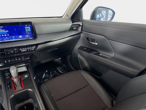 Certified 2026 Nissan Kicks SR FWD image 23