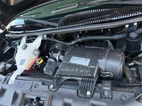 Used 2019 GMC Savana 2500 RWD image 17