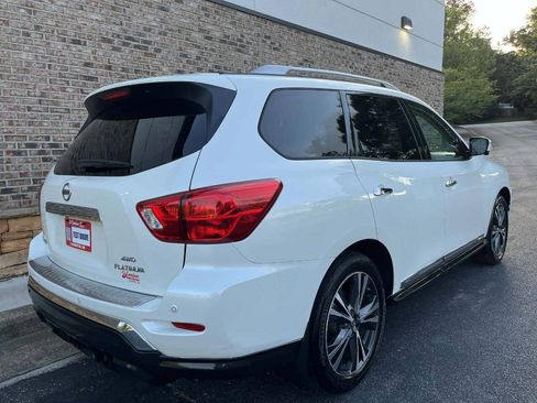 Used 2017 Nissan Pathfinder Platinum w/ Family Entertainment Package AWD/4WD image 5