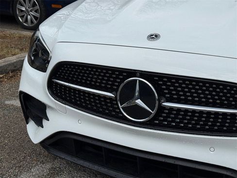 Used 2022 Mercedes-Benz E 350 E 350 w/ AMG Line Exterior image 4