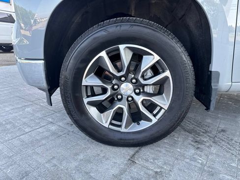 Used 2024 Chevrolet Silverado 1500 LT AWD/4WD image 17