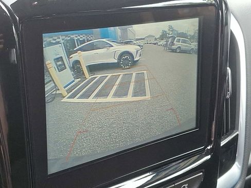 Used 2018 Chevrolet Traverse LT image 18