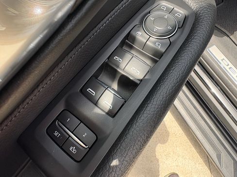 Used 2023 GMC Yukon Denali AWD/4WD image 12