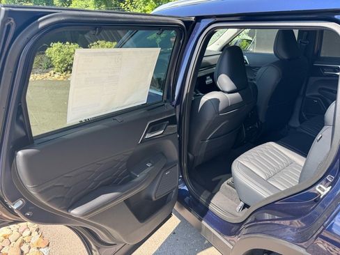 New 2025 Mitsubishi Outlander SEL image 20