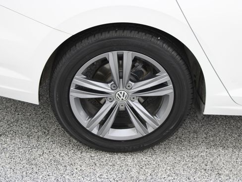 Used 2020 Volkswagen Jetta R-Line w/ R-Line Cold Weather Package FWD image 6