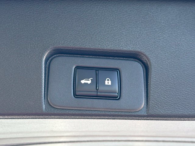 Certified 2025 Nissan Rogue SV AWD/4WD image 17