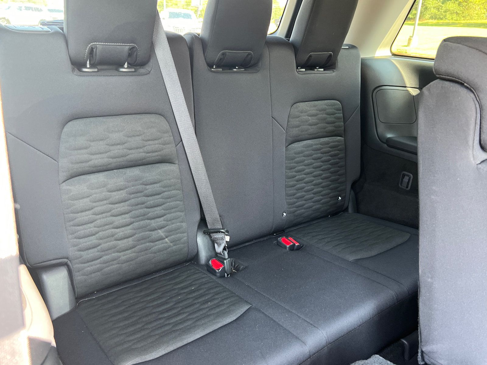 Used 2025 Nissan Pathfinder S FWD image 15