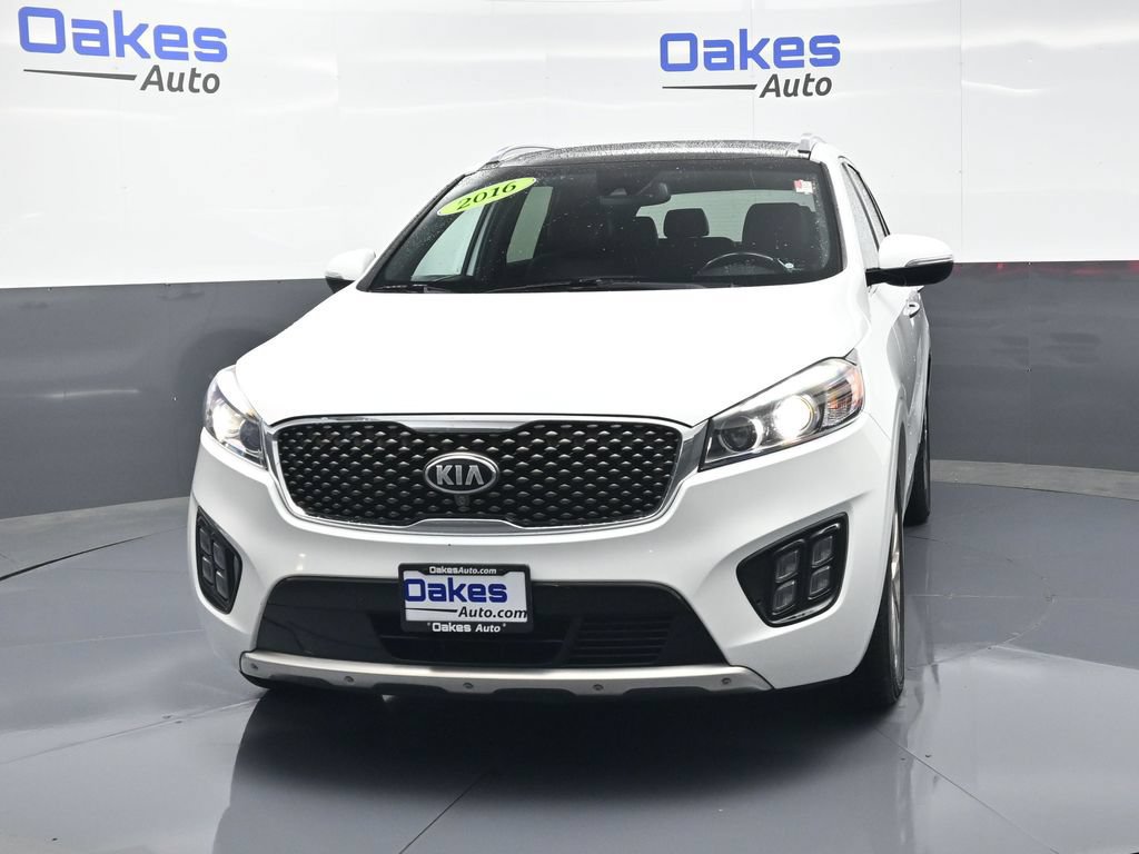 Used 2016 Kia Sorento SX w/ SXL Technology Package AWD/4WD image 2