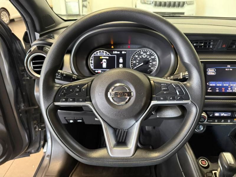 Used 2019 Nissan Kicks SR FWD image 11