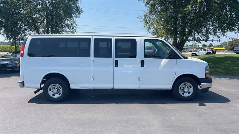Used 2018 Chevrolet Express 3500 LT w/ LT Preferred Equipment Group RWD image 1