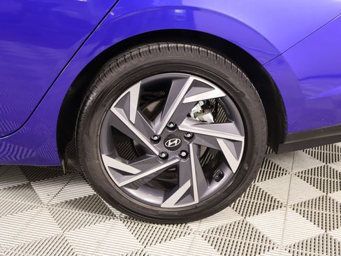 Certified 2025 Hyundai Elantra SEL image 20
