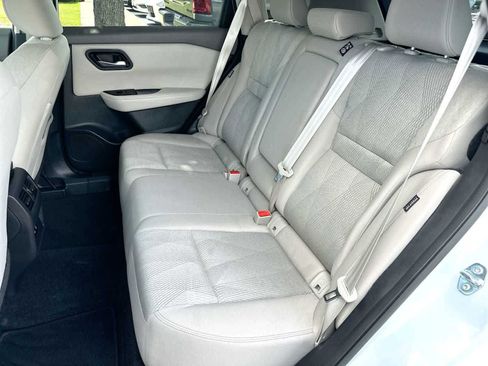 Used 2025 Nissan Rogue SV AWD/4WD image 23
