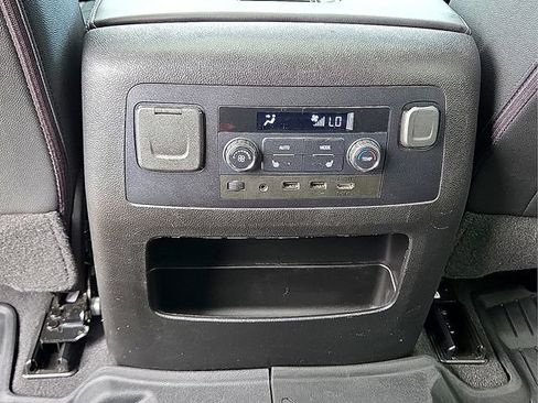 Used 2020 Chevrolet Tahoe Premier AWD/4WD image 17