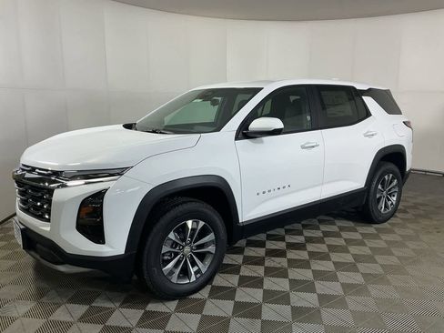 New 2026 Chevrolet Equinox LT w/ Convenience Package II image 3