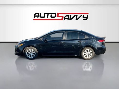 Used 2025 Toyota Corolla LE image 4