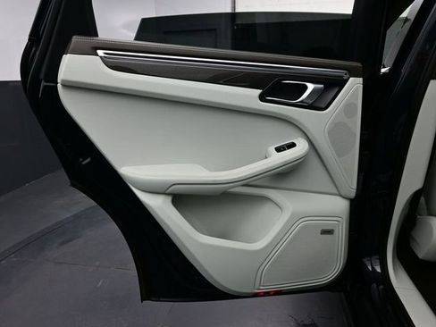 Certified 2021 Porsche Macan Turbo AWD/4WD image 13