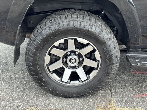 Used 2021 Toyota 4Runner TRD Off-Road Premium image 17