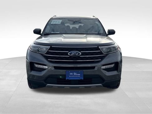 Certified 2022 Ford Explorer XLT w/ Equipment Group 202A image 3