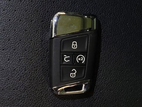 Used 2021 Volkswagen Atlas SE image 32