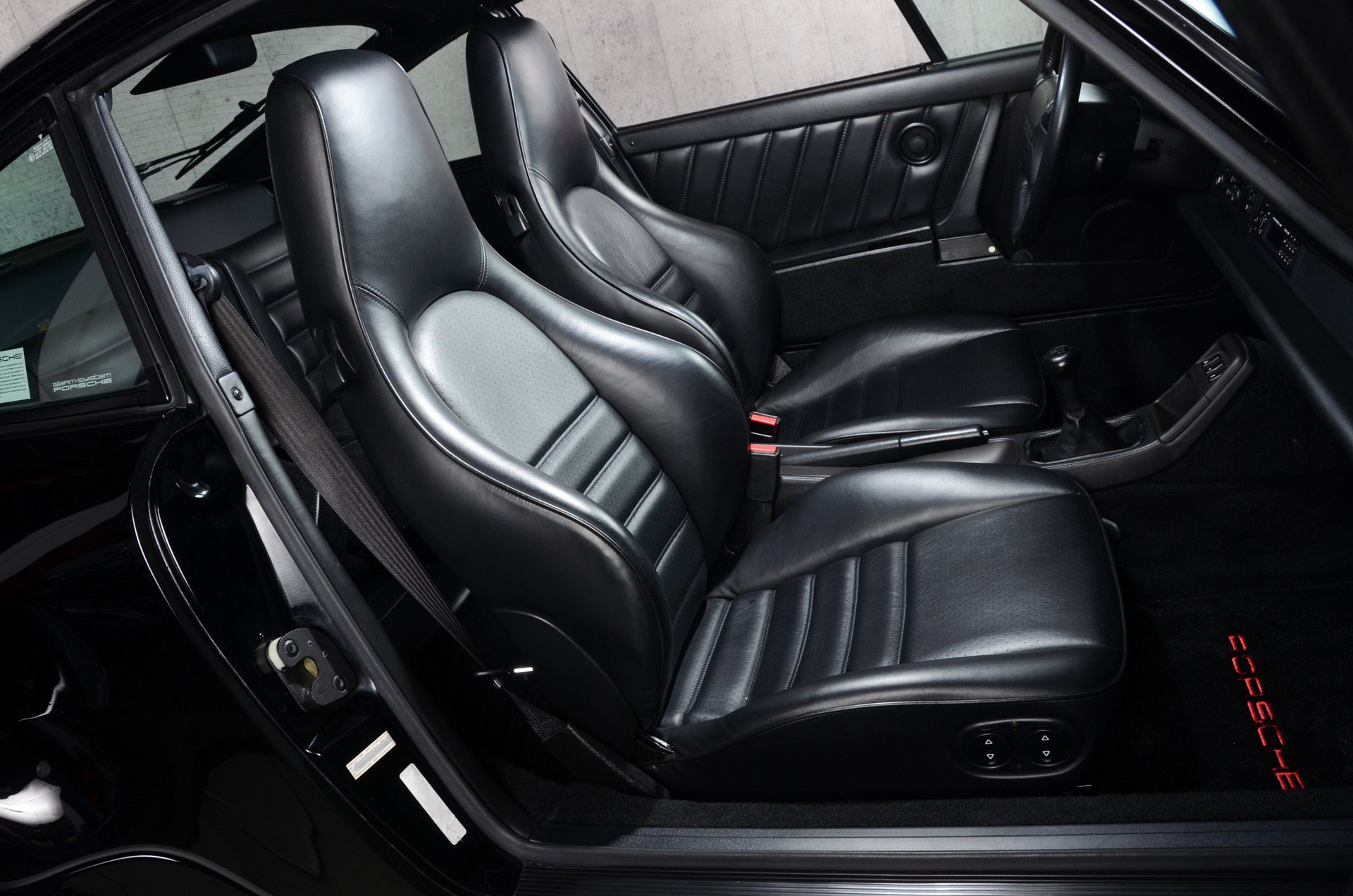 Used 1994 Porsche 911 Turbo RWD image 5