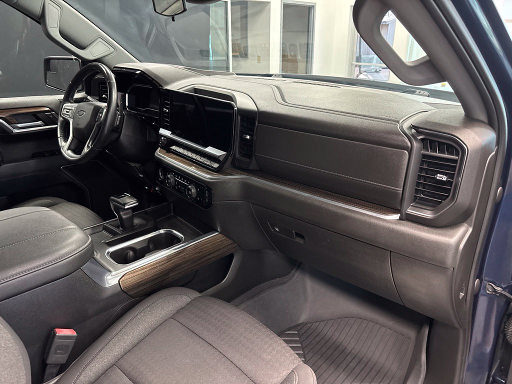 Used 2023 Chevrolet Silverado 1500 RST AWD/4WD image 10