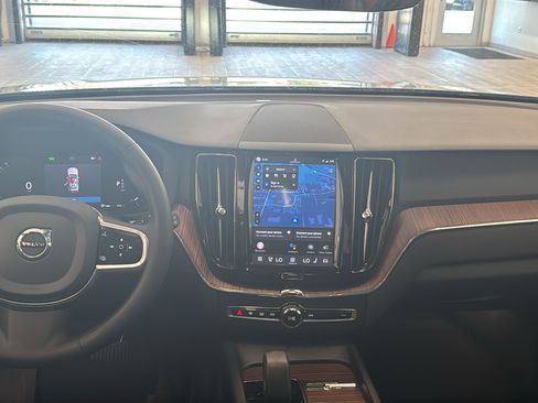 Used 2023 Volvo XC60 B5 Plus w/ Climate Package AWD/4WD image 11