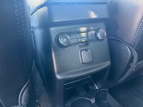 Used 2017 Ford Explorer XLT w/ Equipment Group 202A FWD image 13