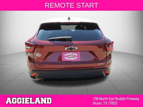 Used 2025 Chevrolet Trax RS w/ Driver Confidence Package FWD image 5