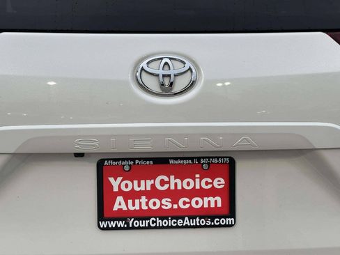 Used 2018 Toyota Sienna XLE FWD image 43