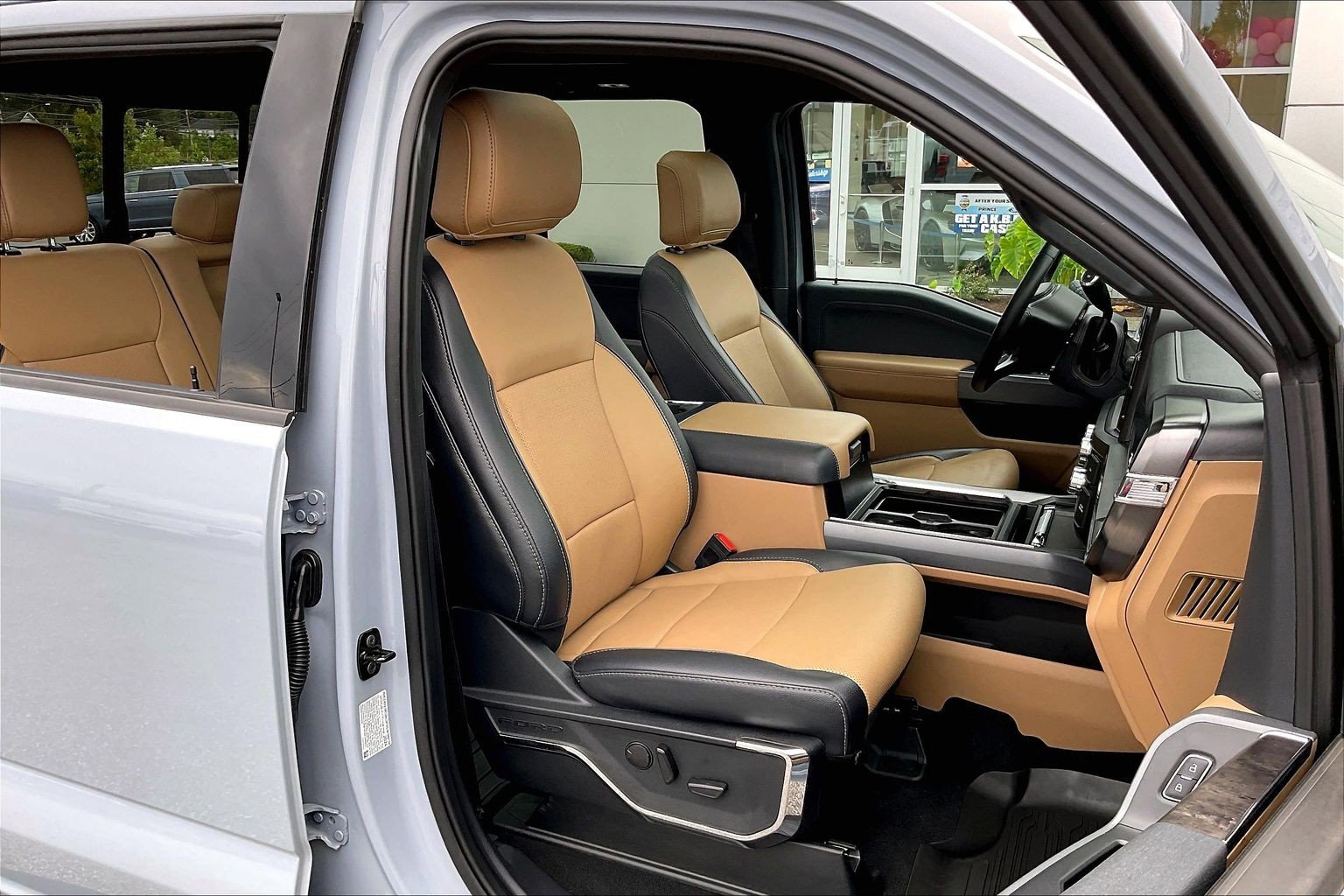 Certified 2024 Ford F250 Lariat w/ Lariat Ultimate Package AWD/4WD image 7