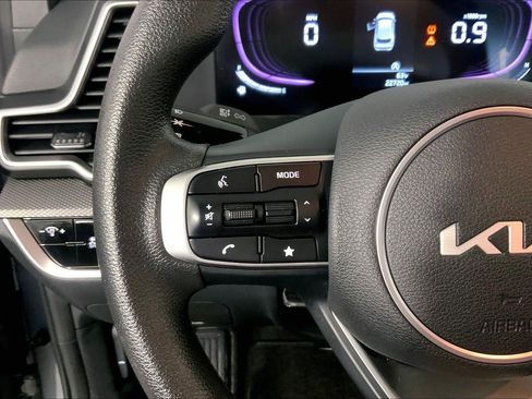 Used 2025 Kia Sportage LX AWD/4WD image 18