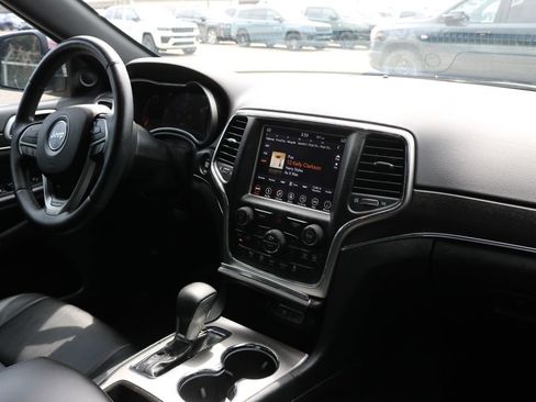 Used 2018 Jeep Grand Cherokee Limited RWD image 19
