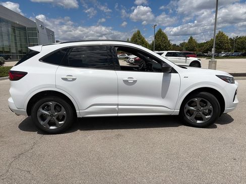 Used 2023 Ford Escape ST-Line w/ Tech Pack #1 AWD/4WD image 8