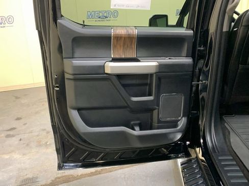 Used 2018 Ford F150 Lariat w/ Equipment Group 502A Luxury AWD/4WD image 24