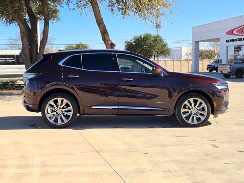 Used 2023 Buick Envision Avenir image 2