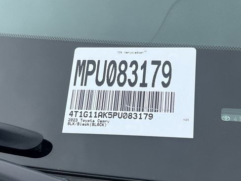 Used 2023 Toyota Camry SE image 19