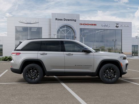 New 2026 Jeep Grand Cherokee Altitude RWD image 21