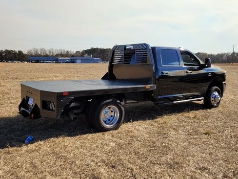 Used 2025 RAM 3500 Tradesman w/ Chrome Appearance Group AWD/4WD image 10