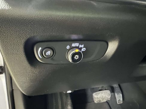 Used 2023 Chevrolet Traverse RS AWD/4WD image 23