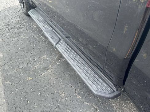Used 2023 RAM 1500 Laramie AWD/4WD image 13