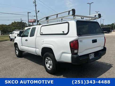 Used 2023 Toyota Tacoma SR RWD image 3