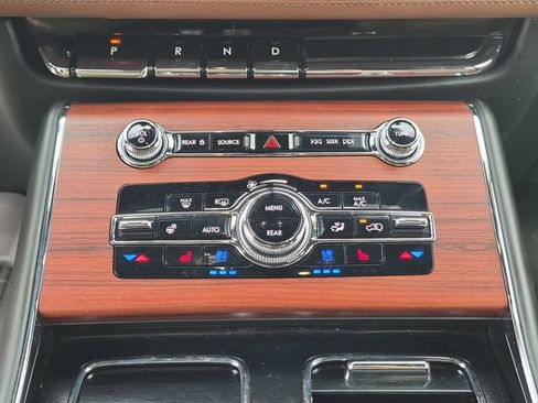 Used 2022 Lincoln Aviator Reserve w/ Equipment Group 201A AWD/4WD image 23