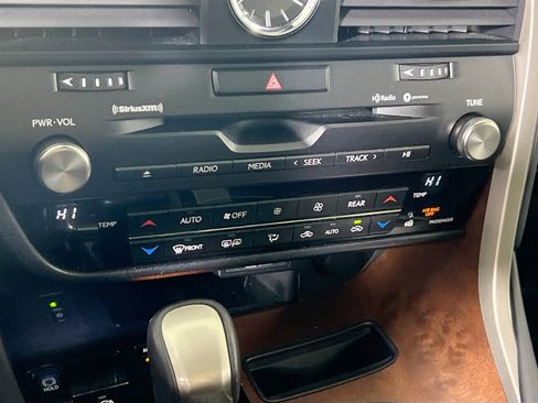 Used 2022 Lexus RX 350L Premium image 15