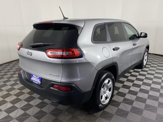 Used 2017 Jeep Cherokee Sport AWD/4WD image 5