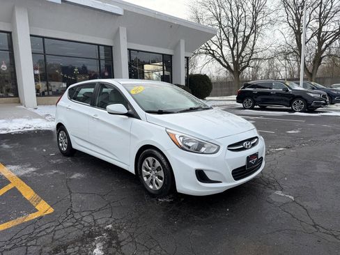 Used 2017 Hyundai Accent SE image 9