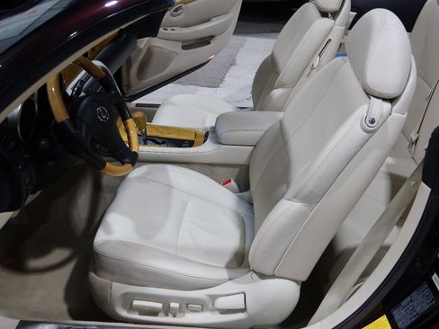 Used 2004 Lexus SC 430 Convertible RWD image 18