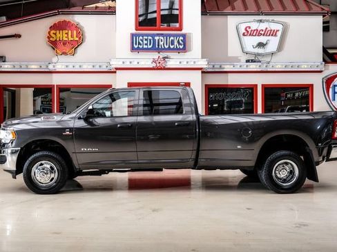 Used 2021 RAM 3500 Tradesman w/ Chrome Appearance Group AWD/4WD image 12
